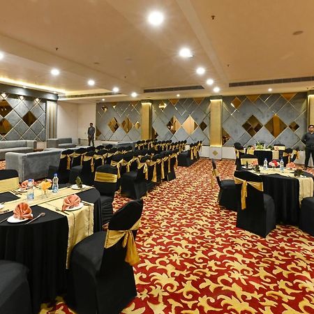 Hotel Avalon Palms Agra Agra  Eksteriør bilde